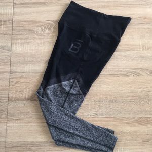 barre3 x Beyond Yoga tri color legging